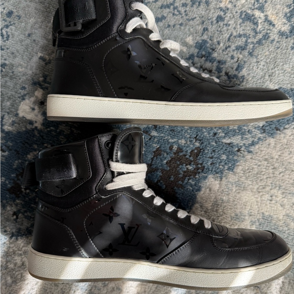 Louis Vuitton Black and White Men's high top shoes. - Picture 3 of 7